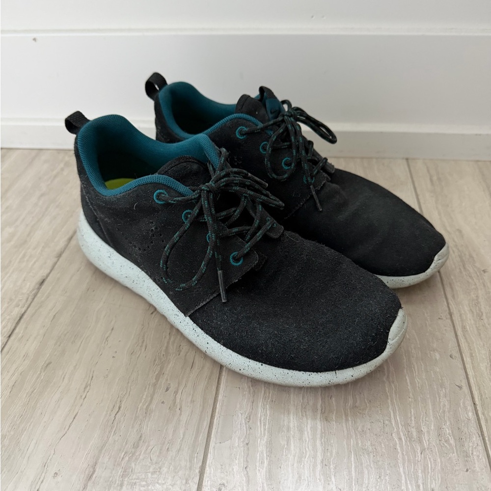 Nike Roche sneakers, size 7.5
